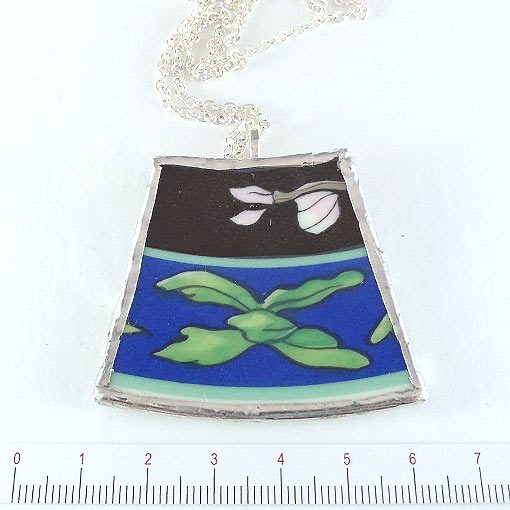 handmade jewellery broken plate pendant